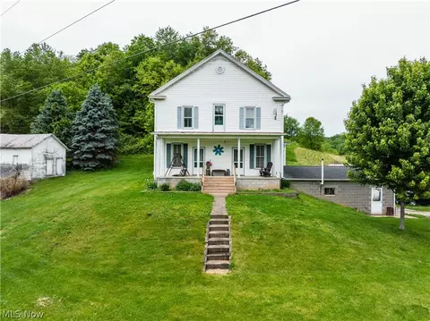 6587 Barkley Rd, Uhrichsville, OH 44683