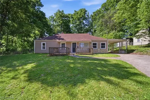 2670 Robindale Ave, Akron, OH 44312