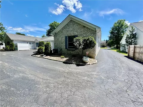 5916 Callaway Cir, Youngstown, OH 44515