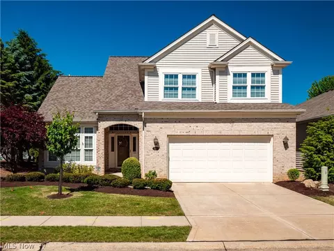 15346 Chestnut Oak Ln, Strongsville, OH 44149