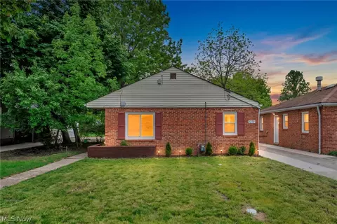 1279 Elmwood Rd, Mayfield Heights, OH 44124