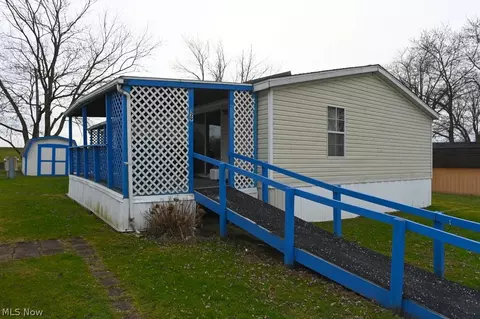 110 Lebanon Rd #129, Dalton, OH 44618