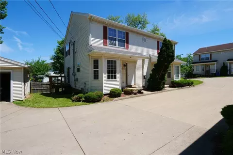 4404 W 53rd St, Cleveland, OH 44144