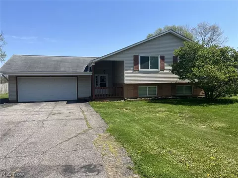 8785 Root Rd, North Ridgeville, OH 44039