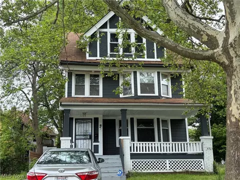 1105 Lakeview Rd, Cleveland, OH 44108