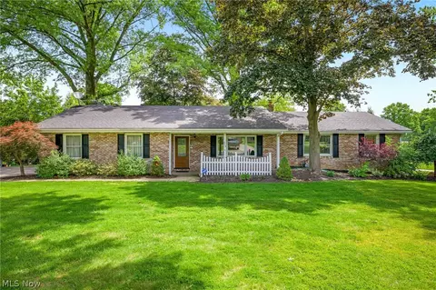 5715 Comanche St NW, North Canton, OH 44720
