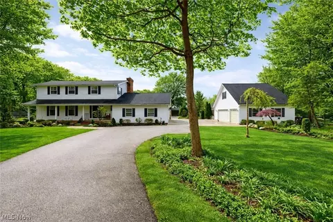 7885 Pear Tree Dr, Chesterland, OH 44026