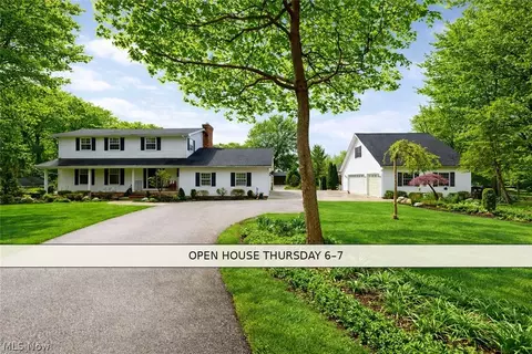 7885 Pear Tree Dr, Chesterland, OH 44026