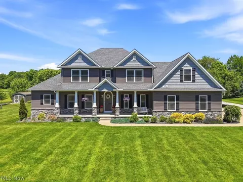 3753 Cain St NW, North Canton, OH 44720