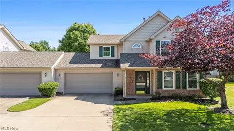 16093 Primrose Cir, Middleburg Heights, OH 44130