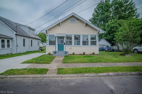 916 Maple St, Parkersburg, WV 26101