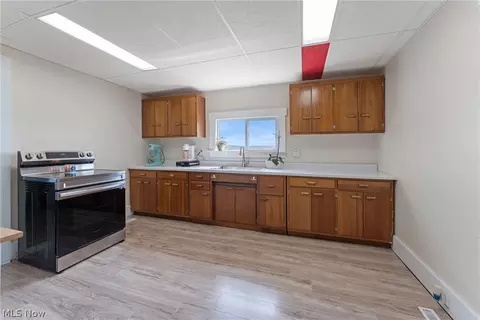 Kitchen - 110 Dewey Ave, Freeport, OH 43973 photo 1 of 2