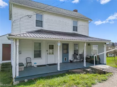 110 Dewey Ave, Freeport, OH 43973 photo 3