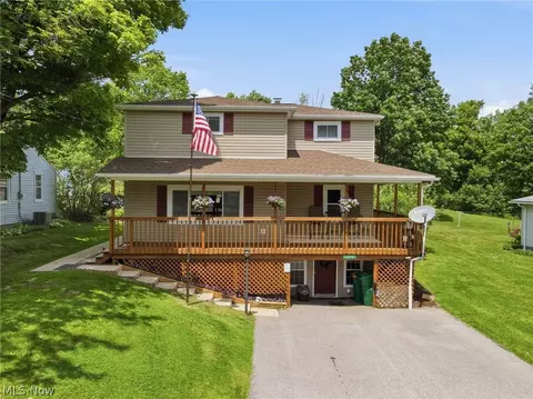 12570 Jackson Dr, Burton, OH 44021