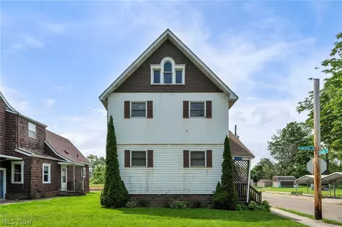 1202 Lawrence Rd NE, Canton, OH 44705