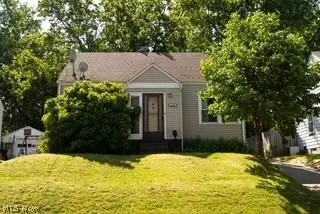 1176 Easton Dr, Akron, OH 44310