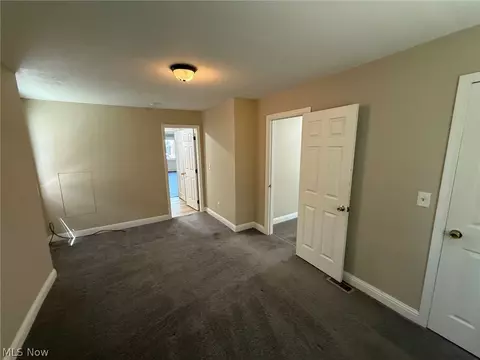 127 E 270th St, Euclid, OH 44132 photo 14