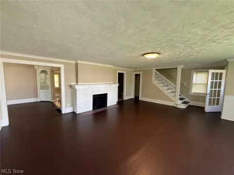 127 E 270th St, Euclid, OH 44132 photo 2