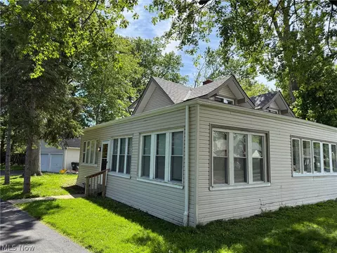 127 E 270th St, Euclid, OH 44132 photo 26