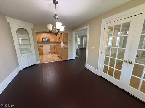 127 E 270th St, Euclid, OH 44132 photo 3