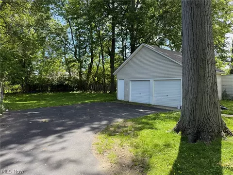 127 E 270th St, Euclid, OH 44132 photo 25