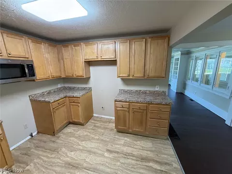 127 E 270th St, Euclid, OH 44132 photo 11