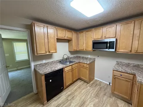 127 E 270th St, Euclid, OH 44132 photo 10