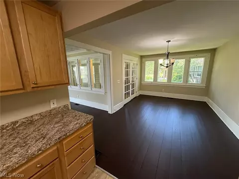127 E 270th St, Euclid, OH 44132 photo 9
