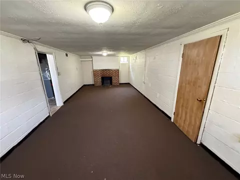 Living - 411 E 264th St, Euclid, OH 44132 photo 4 of 4