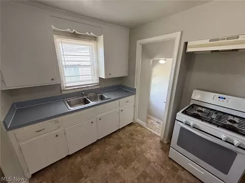 Kitchen - 411 E 264th St, Euclid, OH 44132 photo 2 of 3