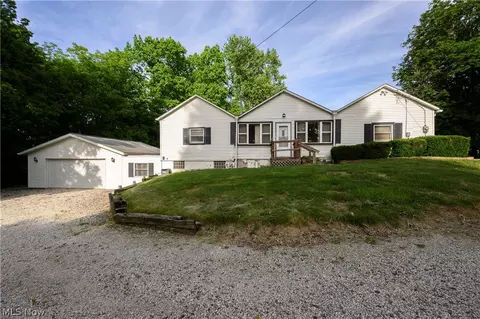 7660 Akron Ave NW, Canal Fulton, OH 44614
