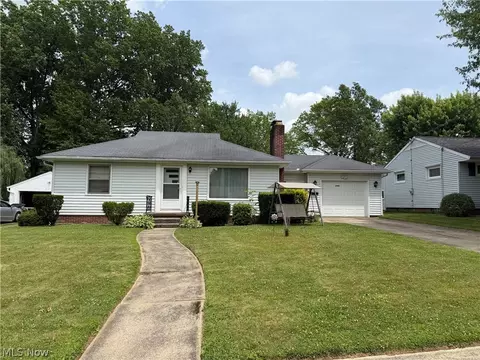 2360 Burton Ave, Alliance, OH 44601
