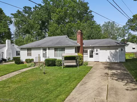 2360 Burton Ave, Alliance, OH 44601