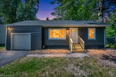 660 Rokeby Rd, Eastlake, OH 44095