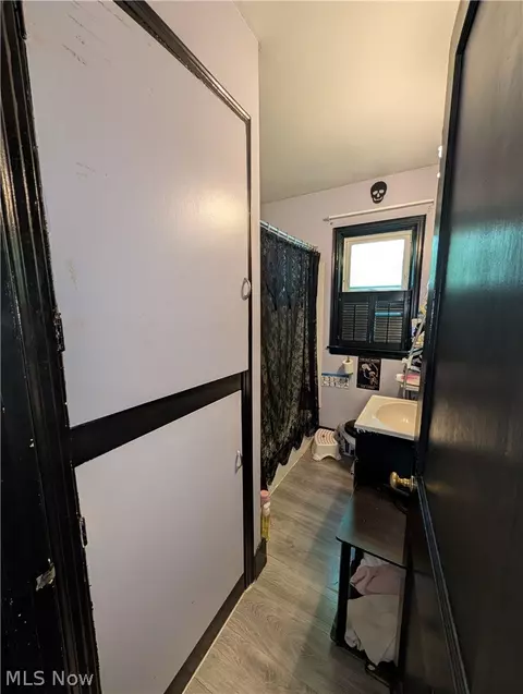 Bath - 2567 E 38th St, Lorain, OH 44055 photo 1 of 2