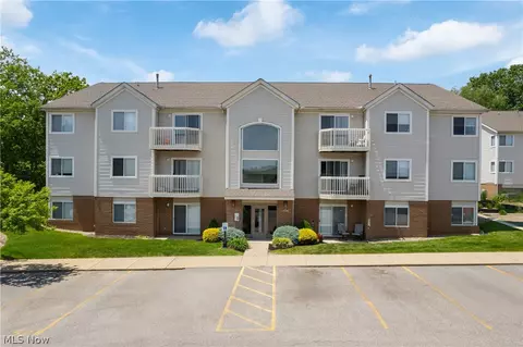 1456 Buckingham Gate A Blvd, Cuyahoga Falls, OH 44221
