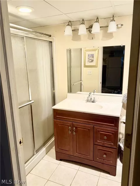 Bath - 212 Wayne Ave, Weirton, WV 26062 photo 4 of 4