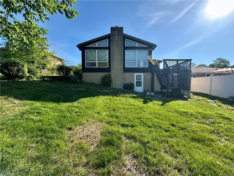 Exterior - 212 Wayne Ave, Weirton, WV 26062 photo 5 of 5