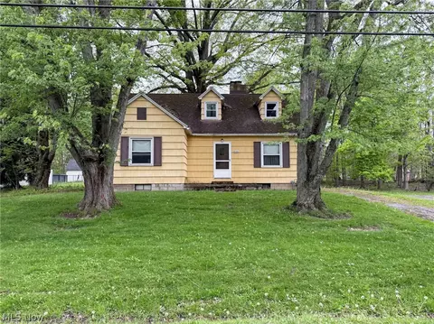 8060 Paulin Dr, Youngstown, OH 44514
