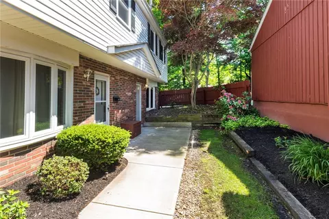 Exterior - 6484 State Rd #D6, Parma, OH 44134 photo 3 of 9