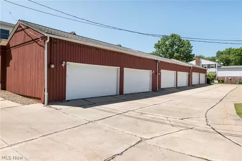 Exterior - 6484 State Rd #D6, Parma, OH 44134 photo 4 of 9