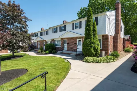 6484 State Rd, Parma, OH 44134