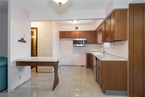 Kitchen - 6484 State Rd #D6, Parma, OH 44134 photo 2 of 4