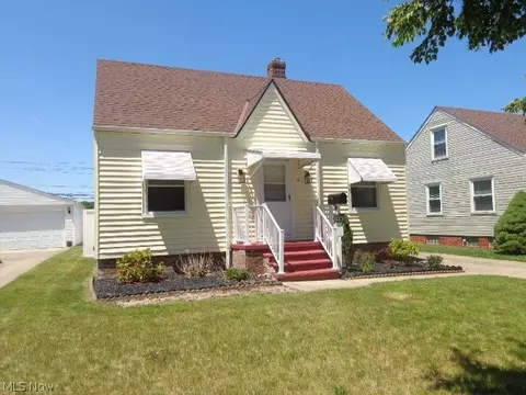 4396 Rockland Dr, Brooklyn, OH 44144