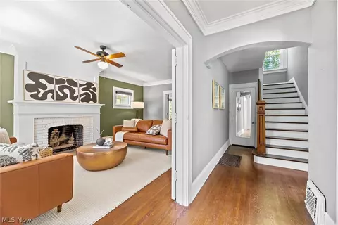 Entry Way - 207 Casterton Ave, Akron, OH 44303 photo 1 of 3