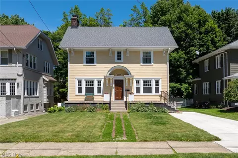 207 Casterton Ave, Akron, OH 44303
