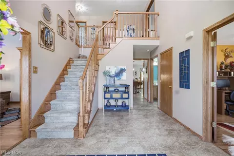 Entry Way - 1034 Abby Ln, Willard, OH 44890 photo 2 of 3