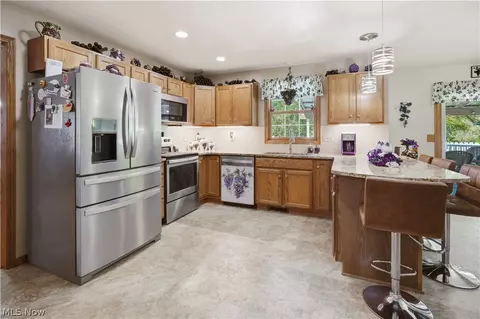 Kitchen - 1034 Abby Ln, Willard, OH 44890 photo 2 of 3