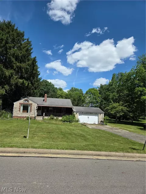 29 Philrose Ln, Poland, OH 44514