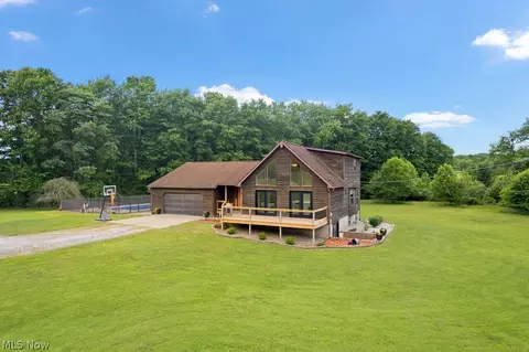 201 Country Ln, Walker, WV 26180